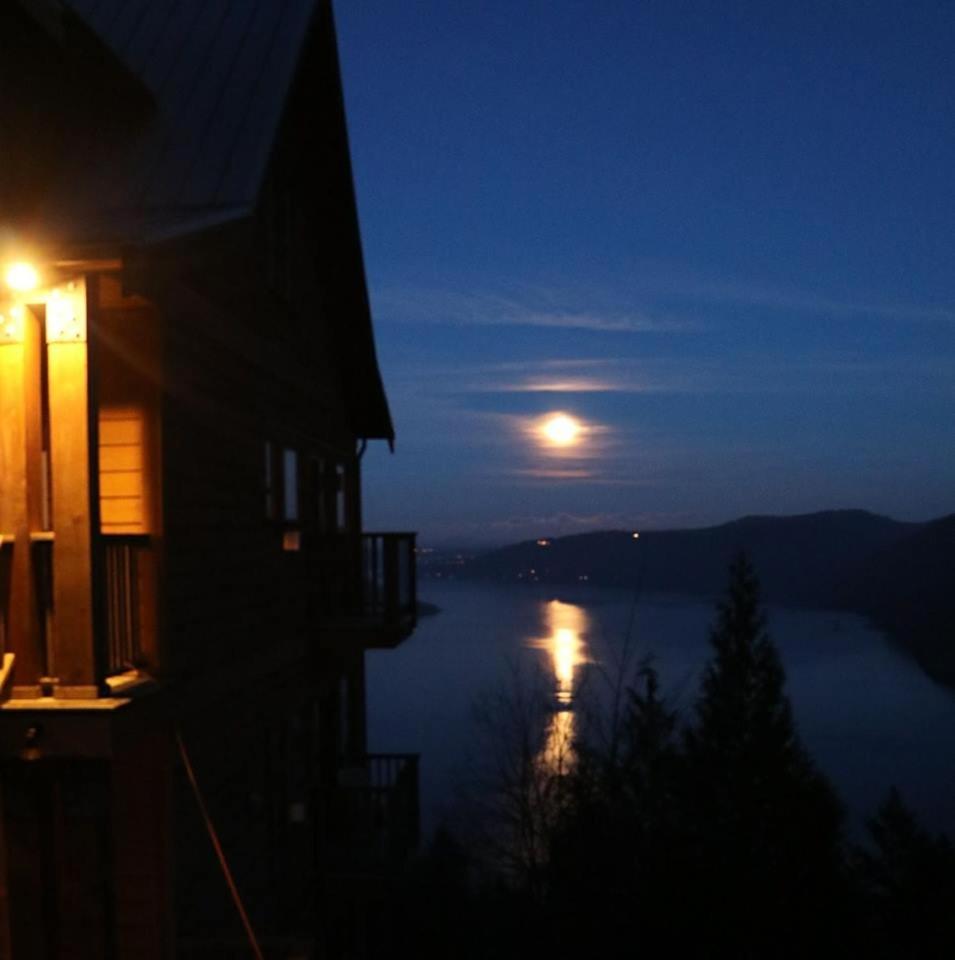 Moon Water Lodge Malahat Zewnętrze zdjęcie