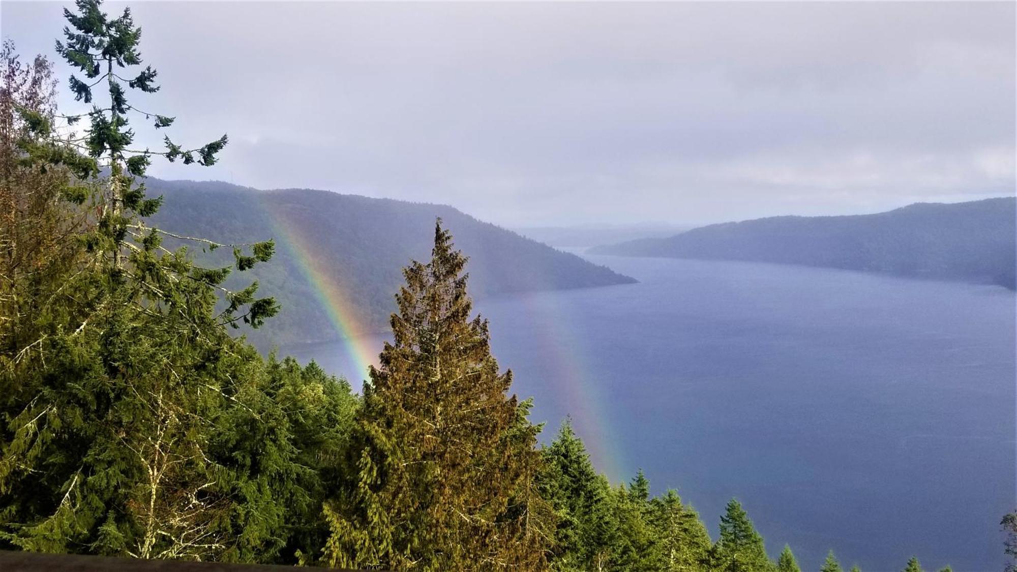 Moon Water Lodge Malahat Zewnętrze zdjęcie