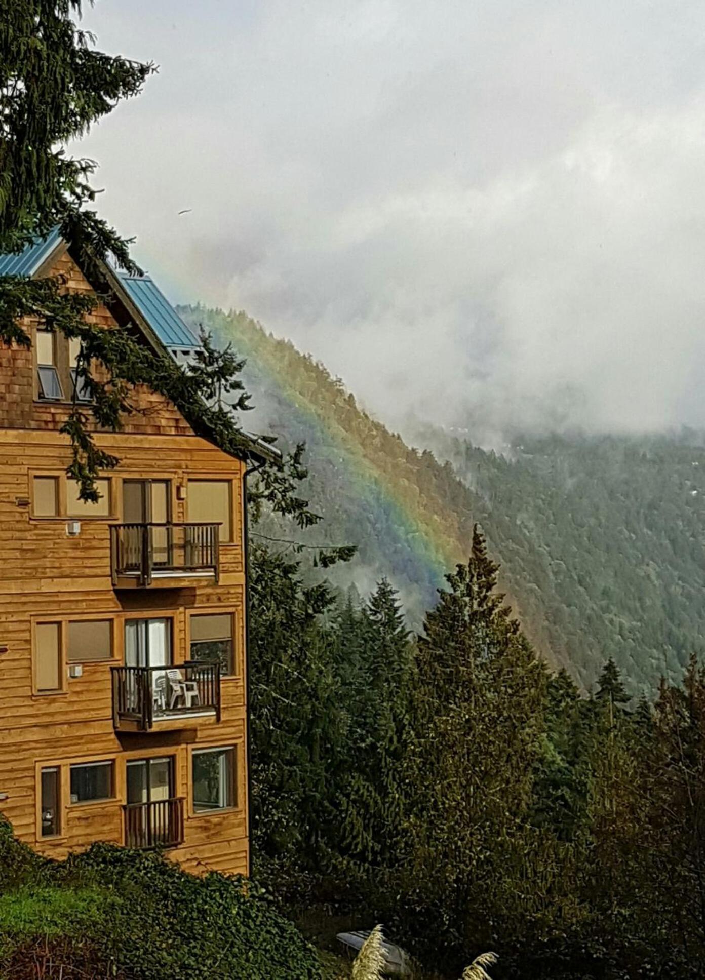 Moon Water Lodge Malahat Zewnętrze zdjęcie