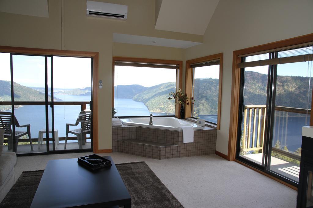 Moon Water Lodge Malahat Pokój zdjęcie