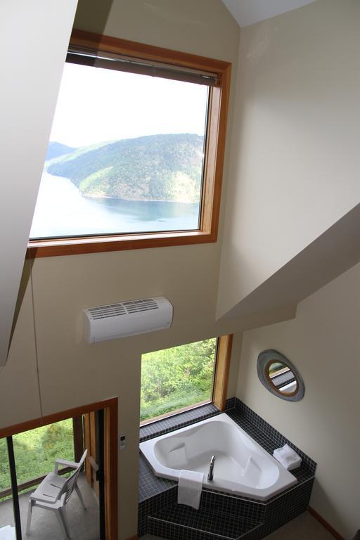 Moon Water Lodge Malahat Zewnętrze zdjęcie
