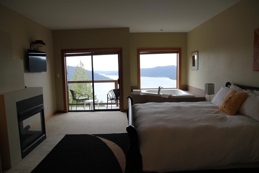Moon Water Lodge Malahat Zewnętrze zdjęcie