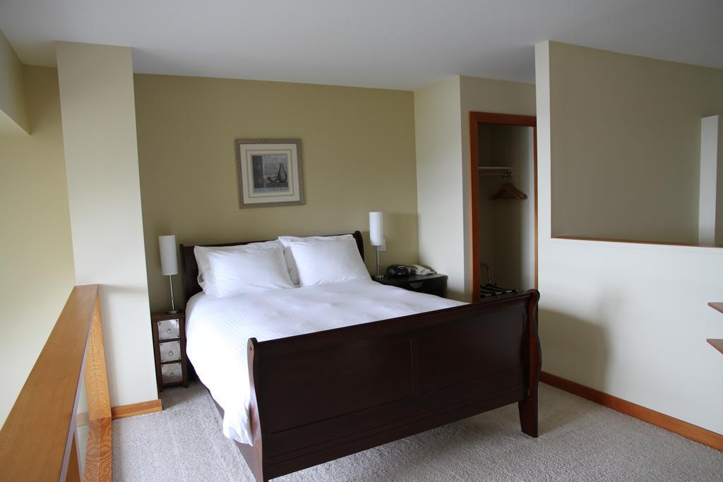 Moon Water Lodge Malahat Zewnętrze zdjęcie