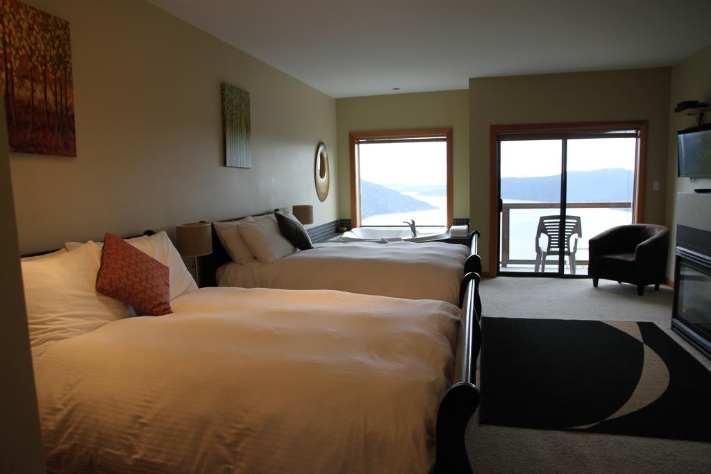 Moon Water Lodge Malahat Zewnętrze zdjęcie